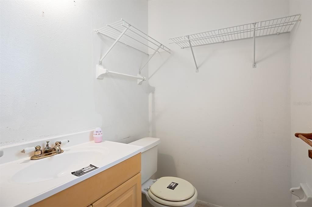 For Sale: $280,000 (2 beds, 1 baths, 1236 Square Feet)