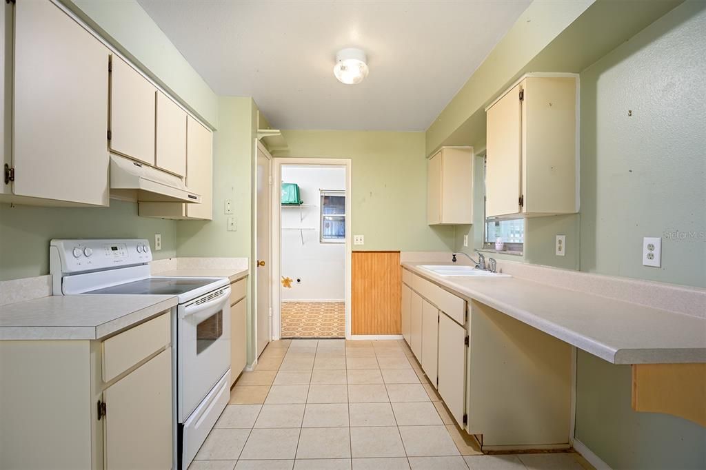 For Sale: $280,000 (2 beds, 1 baths, 1236 Square Feet)