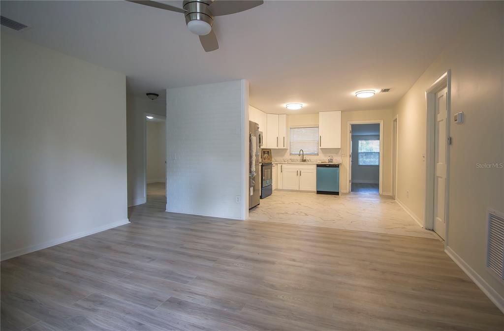 For Rent: $2,600 (2 beds, 2 baths, 1096 Square Feet)