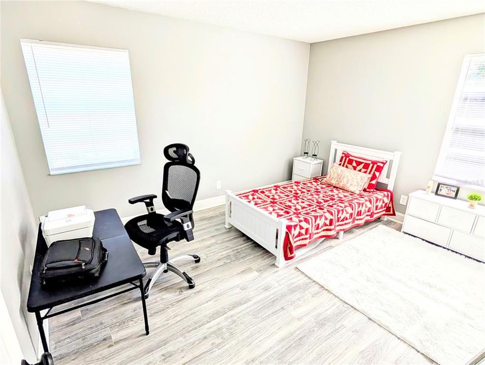 2nd bedroom