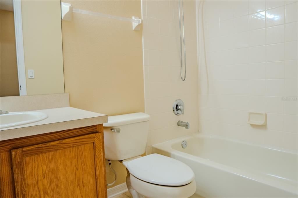 For Rent: $1,950 (2 beds, 2 baths, 987 Square Feet)