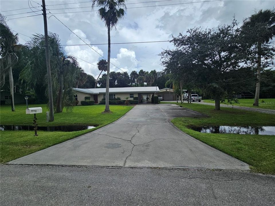 Active With Contract: $440,000 (3 beds, 2 baths, 1504 Square Feet)