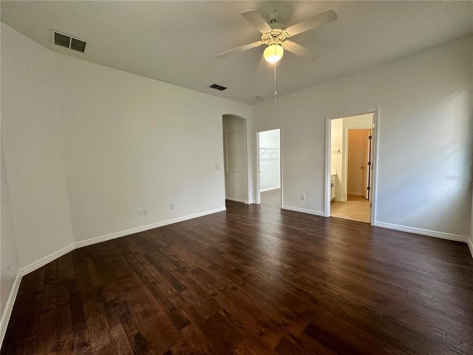 For Rent: $2,695 (3 beds, 2 baths, 1812 Square Feet)