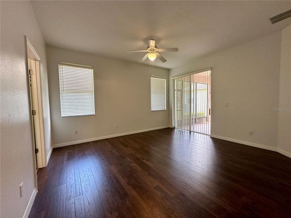 For Rent: $2,695 (3 beds, 2 baths, 1812 Square Feet)