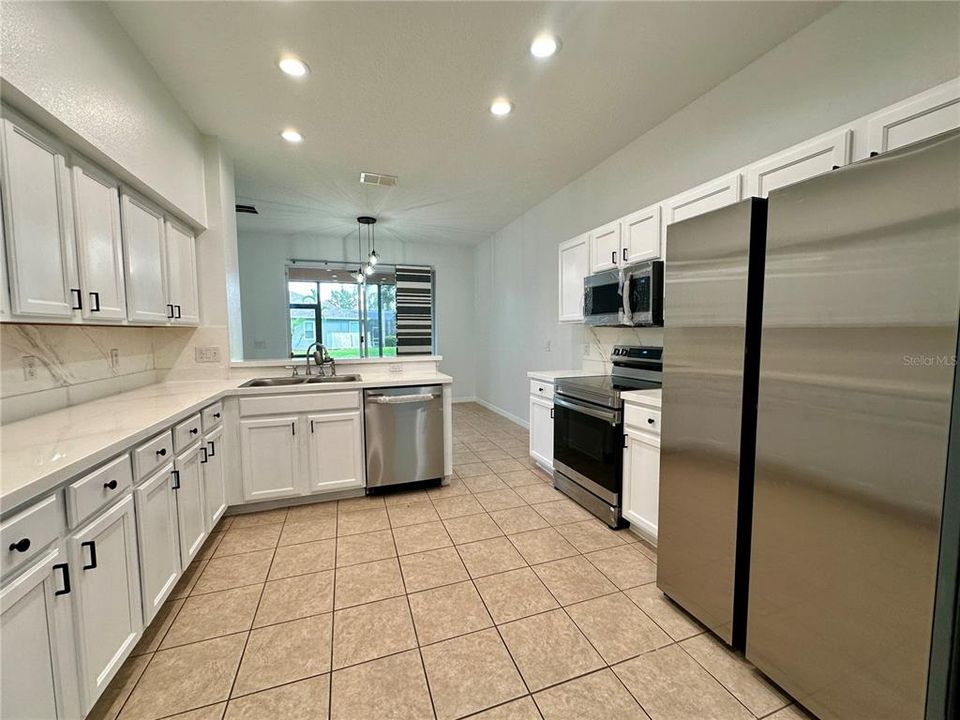 For Rent: $2,695 (3 beds, 2 baths, 1812 Square Feet)