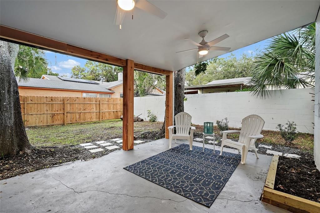 For Sale: $349,000 (3 beds, 2 baths, 997 Square Feet)