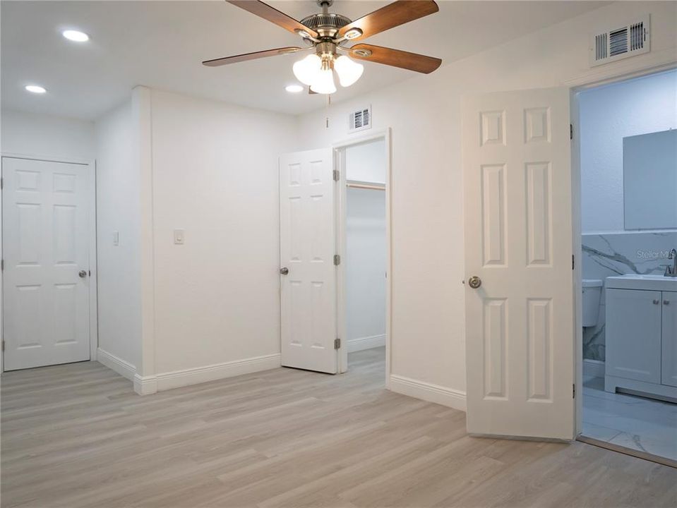 For Sale: $450,000 (3 beds, 2 baths, 1236 Square Feet)