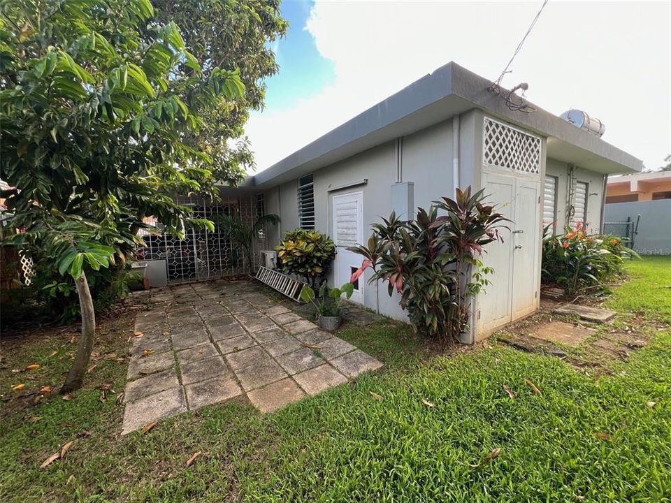 For Sale: $399,000 (3 beds, 2 baths, 1600 Square Feet)