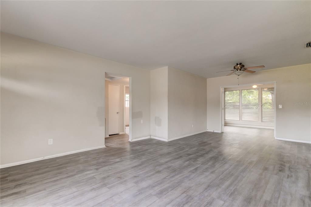 For Sale: $339,900 (3 beds, 1 baths, 985 Square Feet)