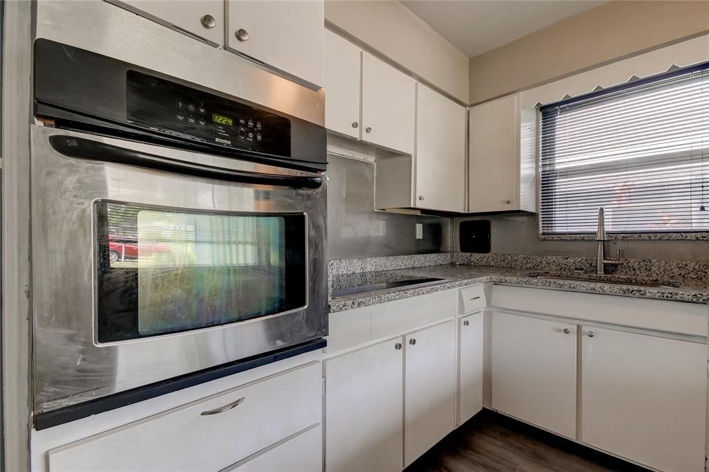 For Sale: $339,900 (3 beds, 1 baths, 985 Square Feet)