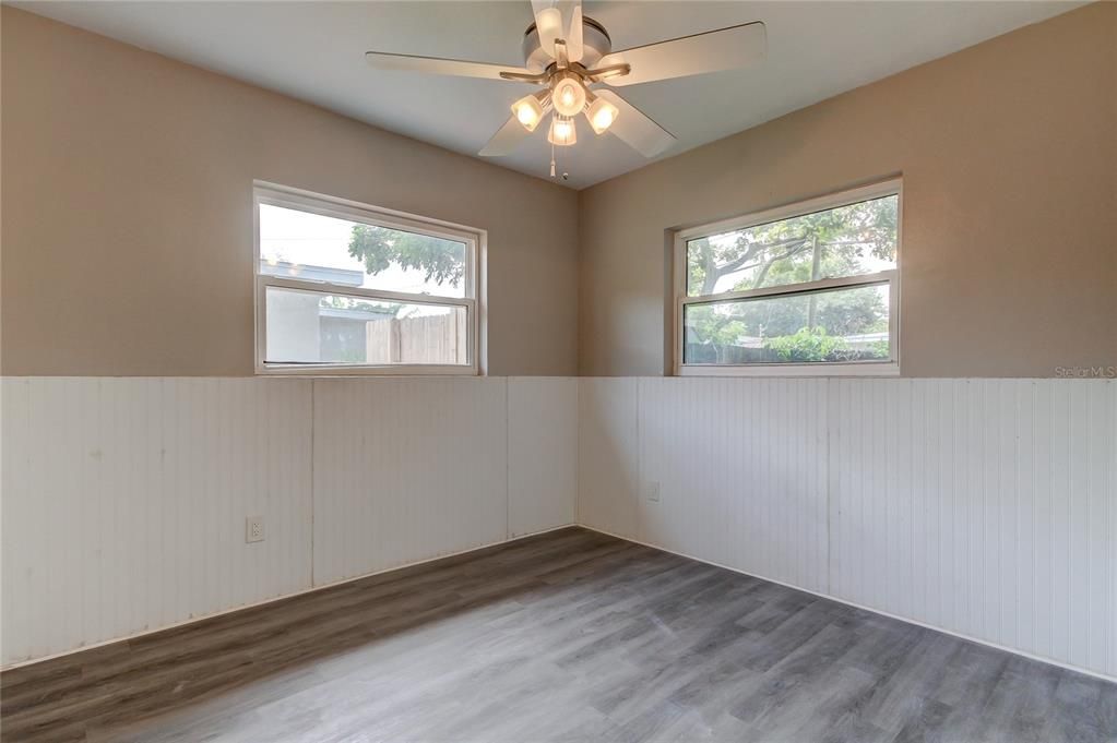 For Sale: $339,900 (3 beds, 1 baths, 985 Square Feet)