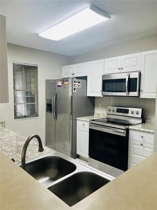 For Rent: $1,950 (3 beds, 2 baths, 1142 Square Feet)