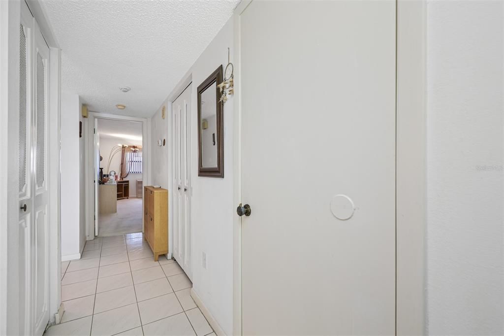 For Sale: $299,000 (1 beds, 1 baths, 850 Square Feet)