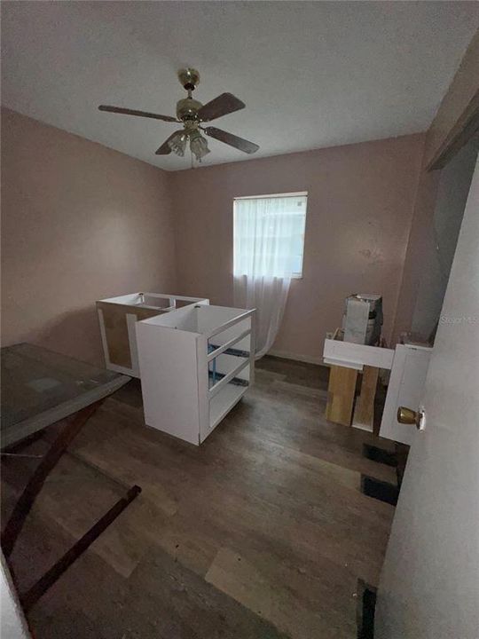 For Sale: $169,000 (3 beds, 1 baths, 1092 Square Feet)