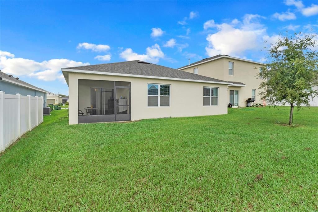 For Sale: $370,000 (4 beds, 2 baths, 1867 Square Feet)