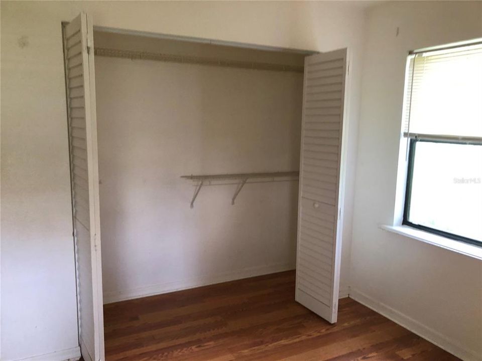 For Sale: $130,000 (2 beds, 2 baths, 902 Square Feet)