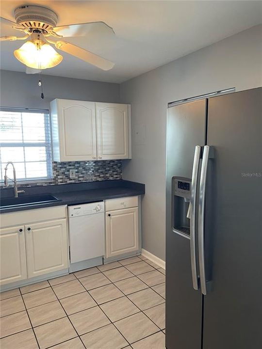 For Rent: $2,195 (3 beds, 3 baths, 1064 Square Feet)