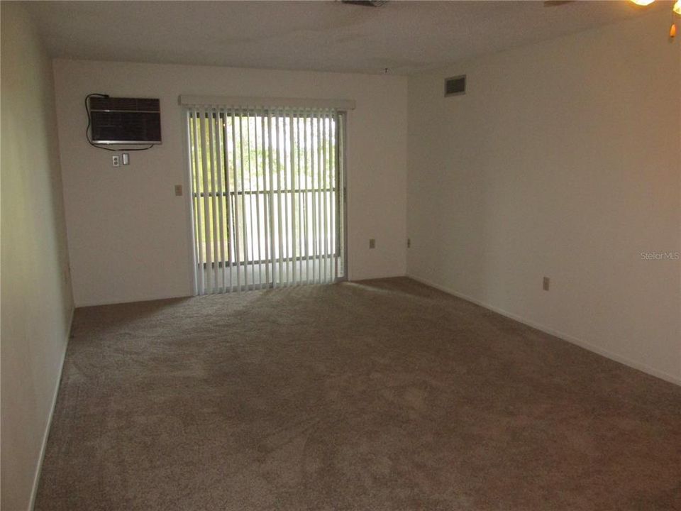 For Rent: $1,500 (1 beds, 1 baths, 723 Square Feet)