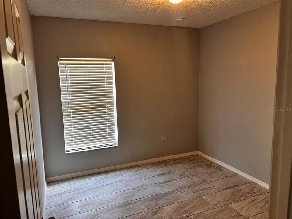 For Rent: $2,095 (4 beds, 2 baths, 1744 Square Feet)