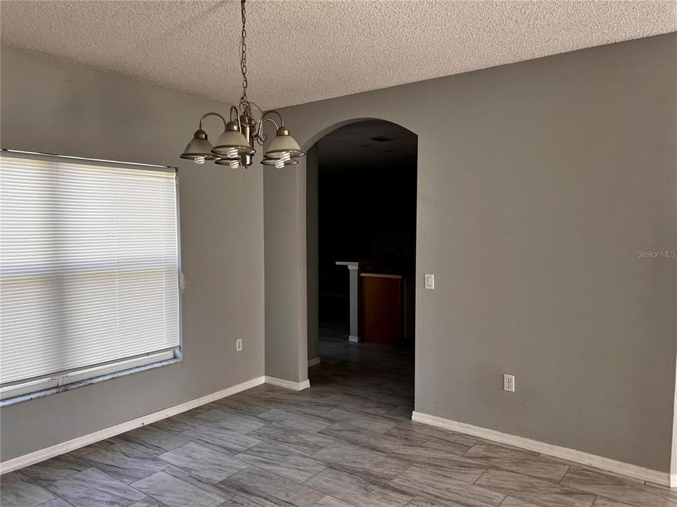 For Rent: $2,095 (4 beds, 2 baths, 1744 Square Feet)