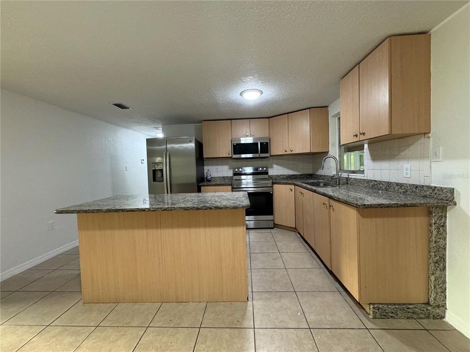 For Sale: $330,000 (3 beds, 2 baths, 1176 Square Feet)