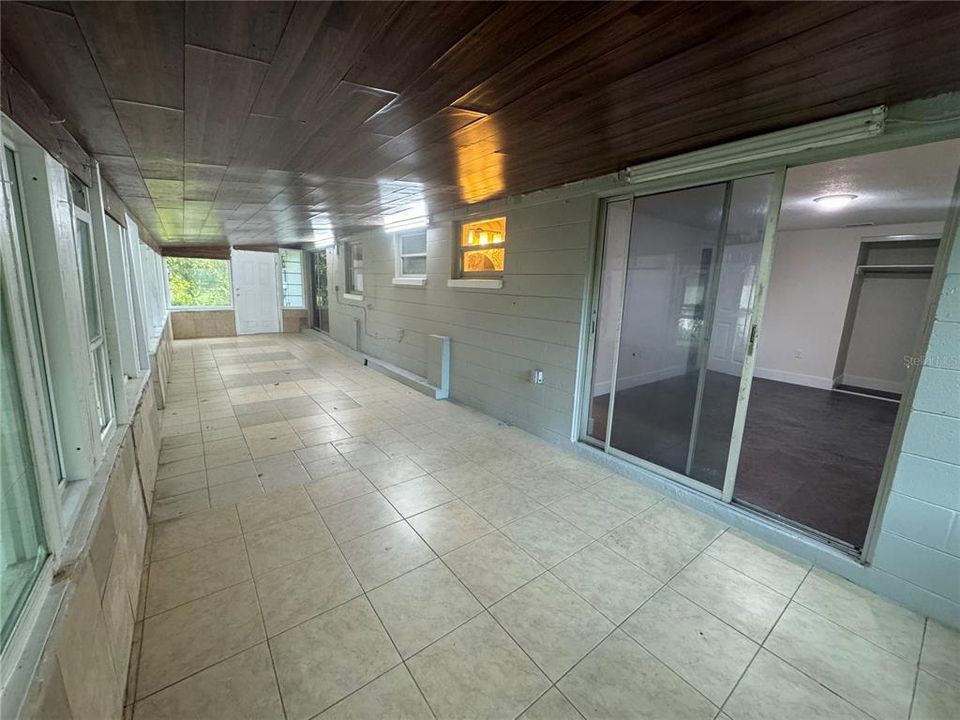 En Venta: $330,000 (3 camas, 2 baños, 1176 Pies cuadrados)