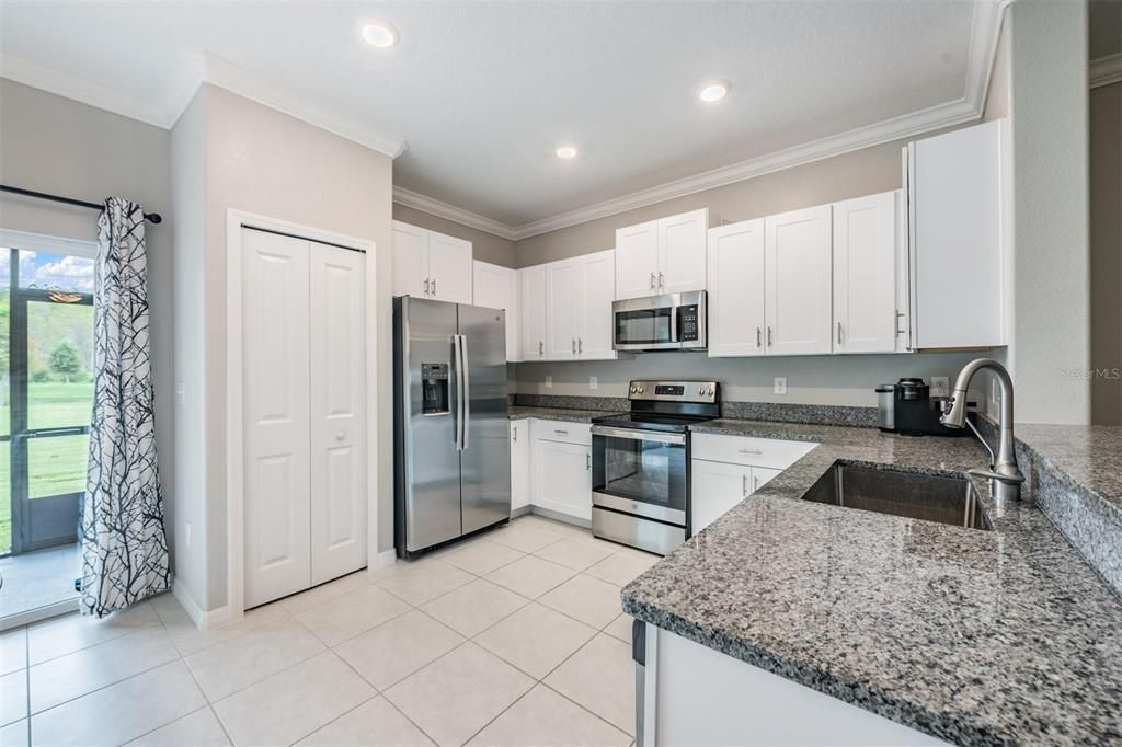 For Sale: $345,000 (2 beds, 2 baths, 1513 Square Feet)