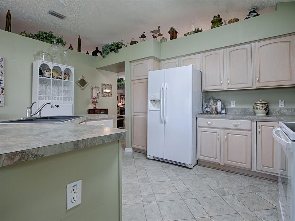 TILE FLOORING IN THE KITCHEN