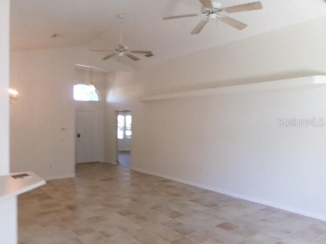 For Rent: $1,995 (3 beds, 2 baths, 1613 Square Feet)