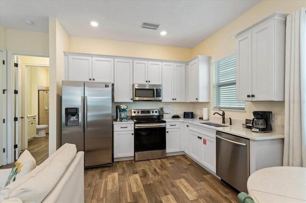 For Sale: $479,900 (2 beds, 2 baths, 1188 Square Feet)