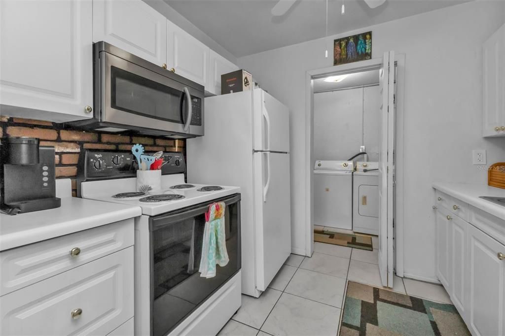 For Sale: $234,900 (2 beds, 1 baths, 1186 Square Feet)