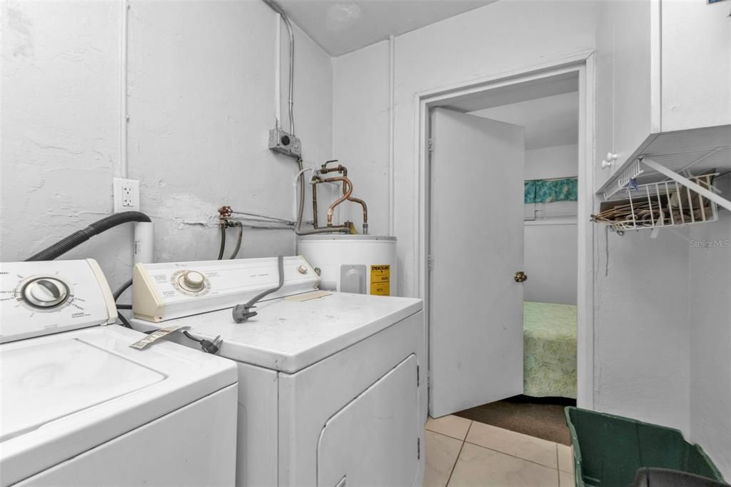 For Sale: $234,900 (2 beds, 1 baths, 1186 Square Feet)