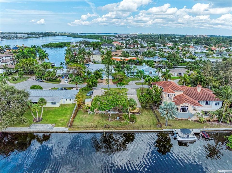 For Sale: $1,795,000 (3 beds, 2 baths, 1609 Square Feet)