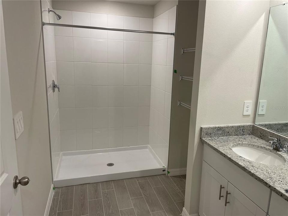 For Rent: $2,500 (3 beds, 2 baths, 1566 Square Feet)