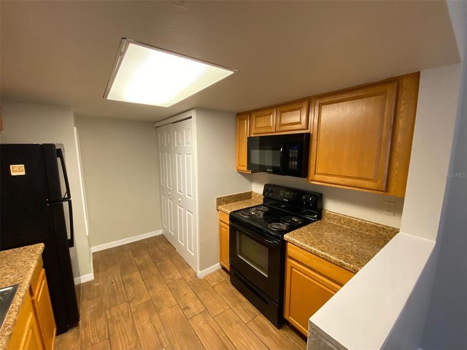 For Rent: $1,850 (3 beds, 2 baths, 1811 Square Feet)