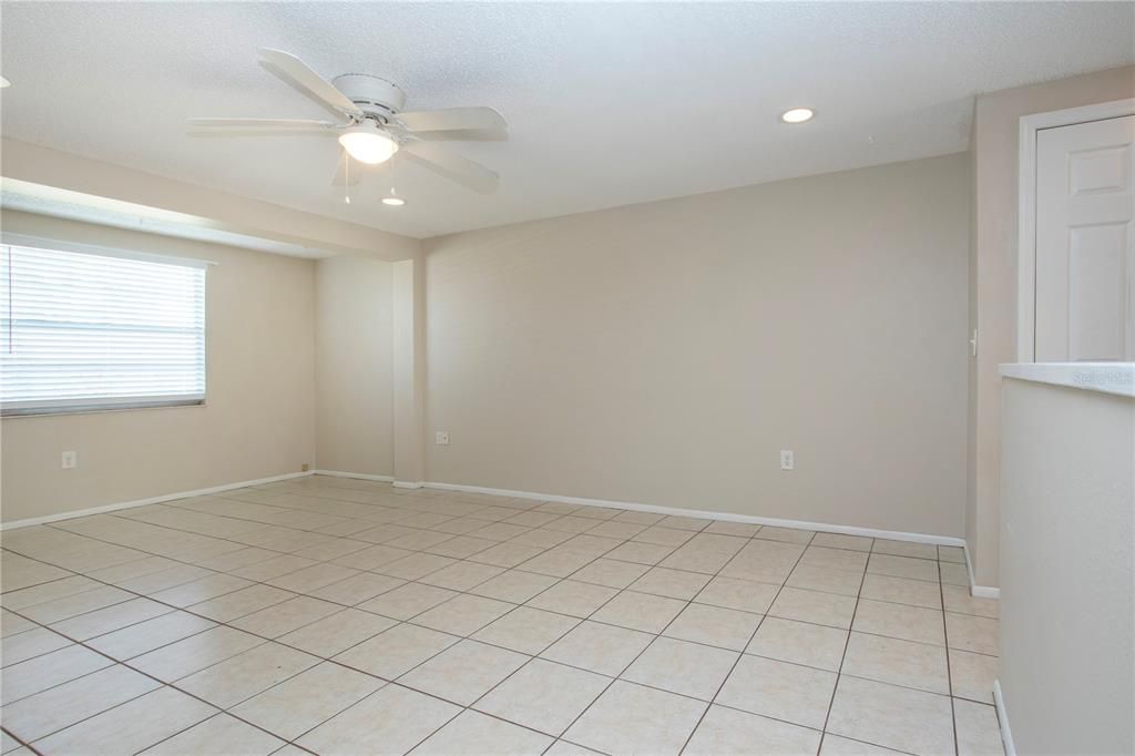 For Rent: $1,800 (3 beds, 2 baths, 1032 Square Feet)