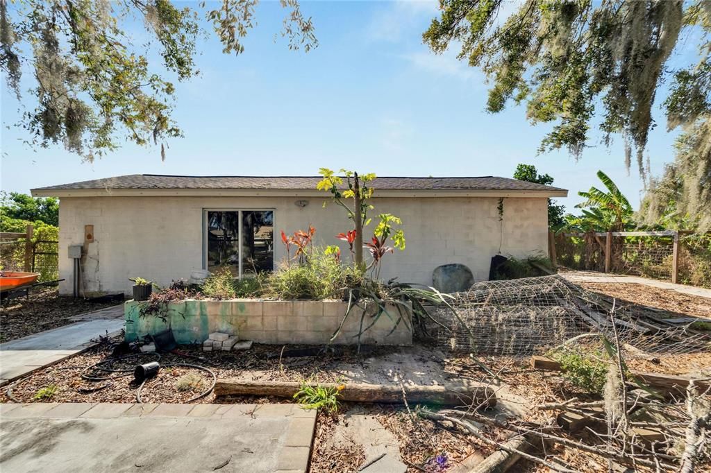 Active With Contract: $1,029,000 (4 beds, 1 baths, 2430 Square Feet)