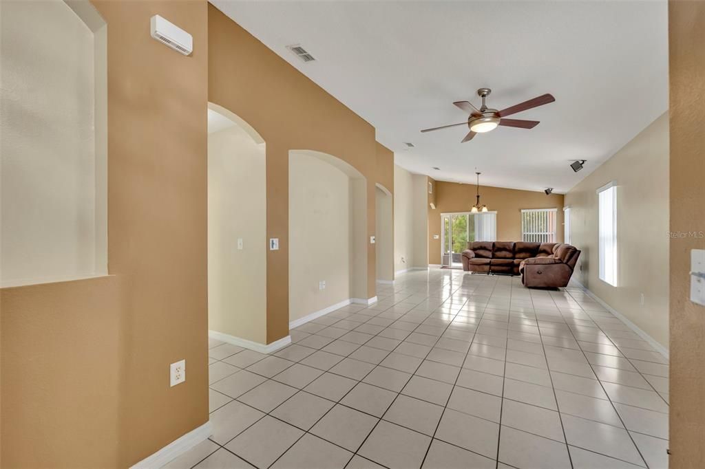 For Sale: $269,000 (2 beds, 2 baths, 1507 Square Feet)