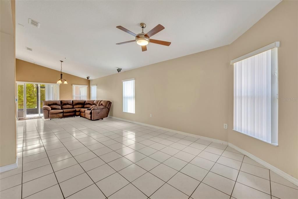 For Sale: $269,000 (2 beds, 2 baths, 1507 Square Feet)