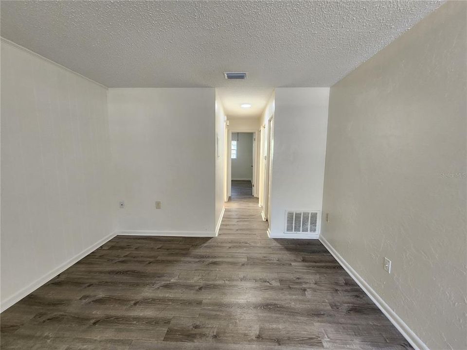 For Rent: $1,050 (2 beds, 1 baths, 789 Square Feet)