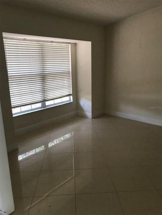 En Venta: $570,000 (4 camas, 2 baños, 2055 Pies cuadrados)