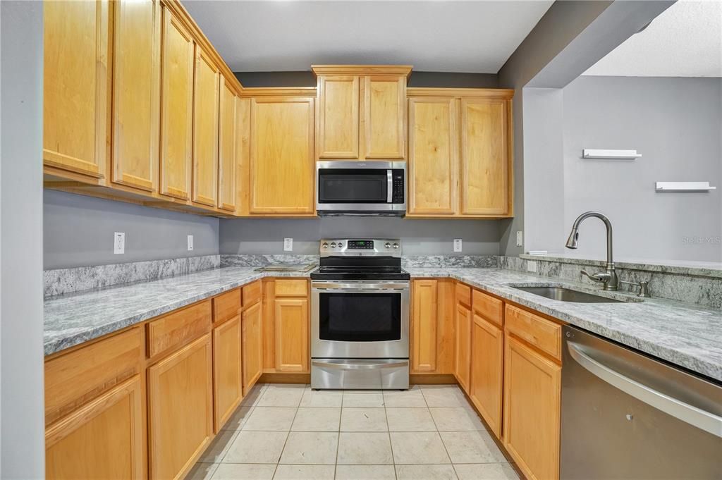 For Rent: $2,095 (3 beds, 2 baths, 1680 Square Feet)