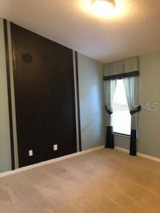 For Rent: $2,495 (3 beds, 2 baths, 1806 Square Feet)