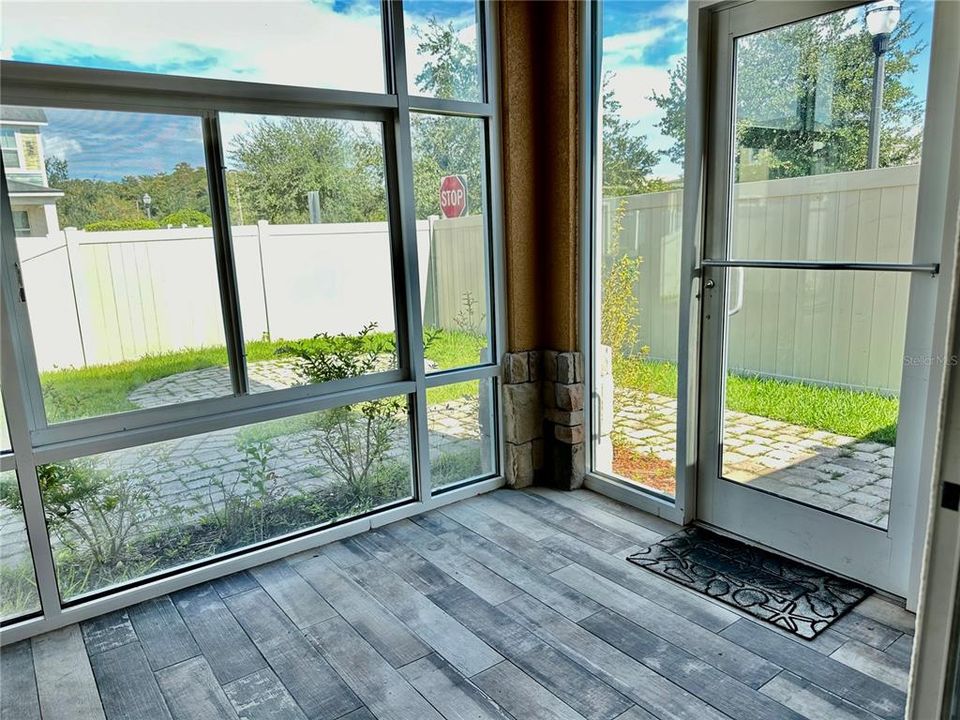 En Venta: $535,000 (4 camas, 2 baños, 2383 Pies cuadrados)