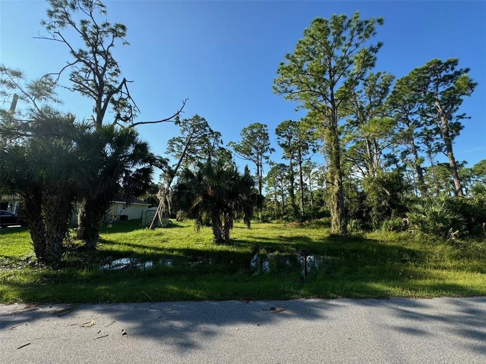 En Venta: $14,275 (0.23 acres)