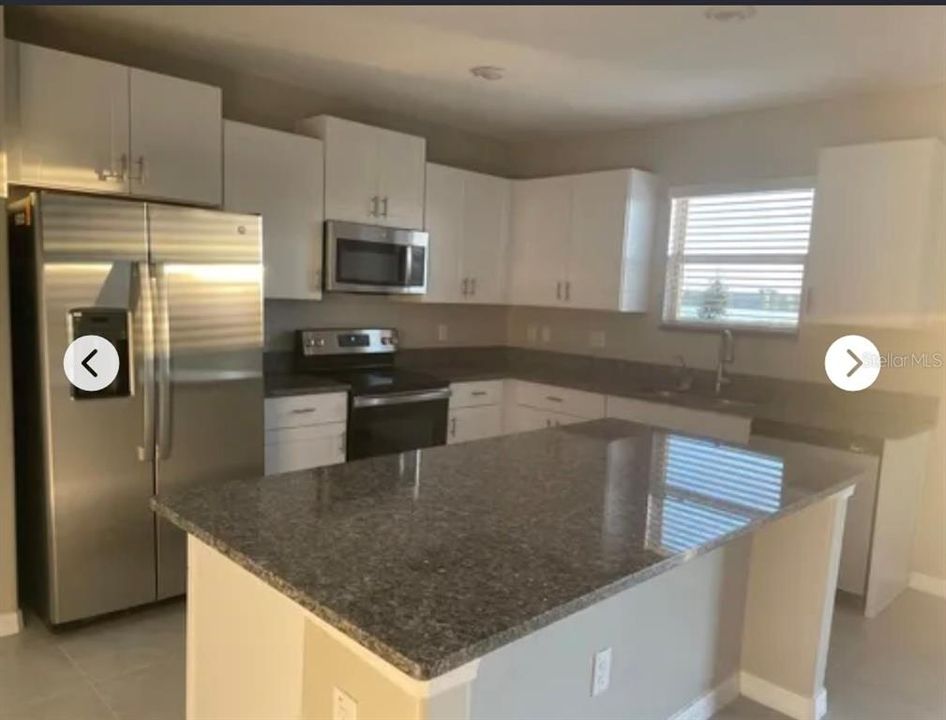 For Rent: $2,960 (4 beds, 2 baths, 2582 Square Feet)