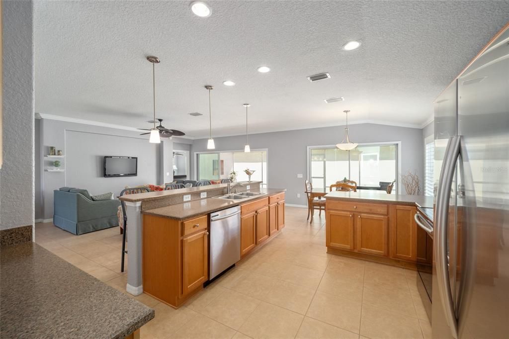 For Sale: $337,750 (3 beds, 2 baths, 1720 Square Feet)