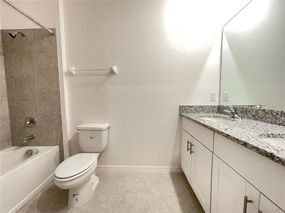 For Rent: $1,900 (3 beds, 2 baths, 1697 Square Feet)