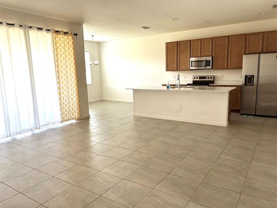 For Rent: $2,100 (3 beds, 2 baths, 1535 Square Feet)