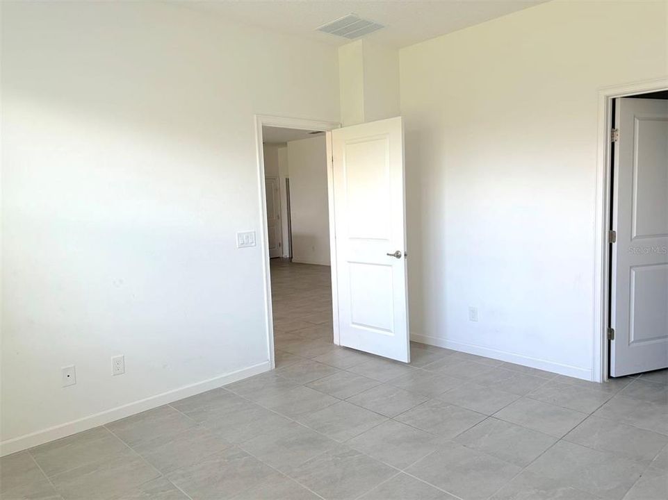 For Rent: $2,100 (3 beds, 2 baths, 1535 Square Feet)